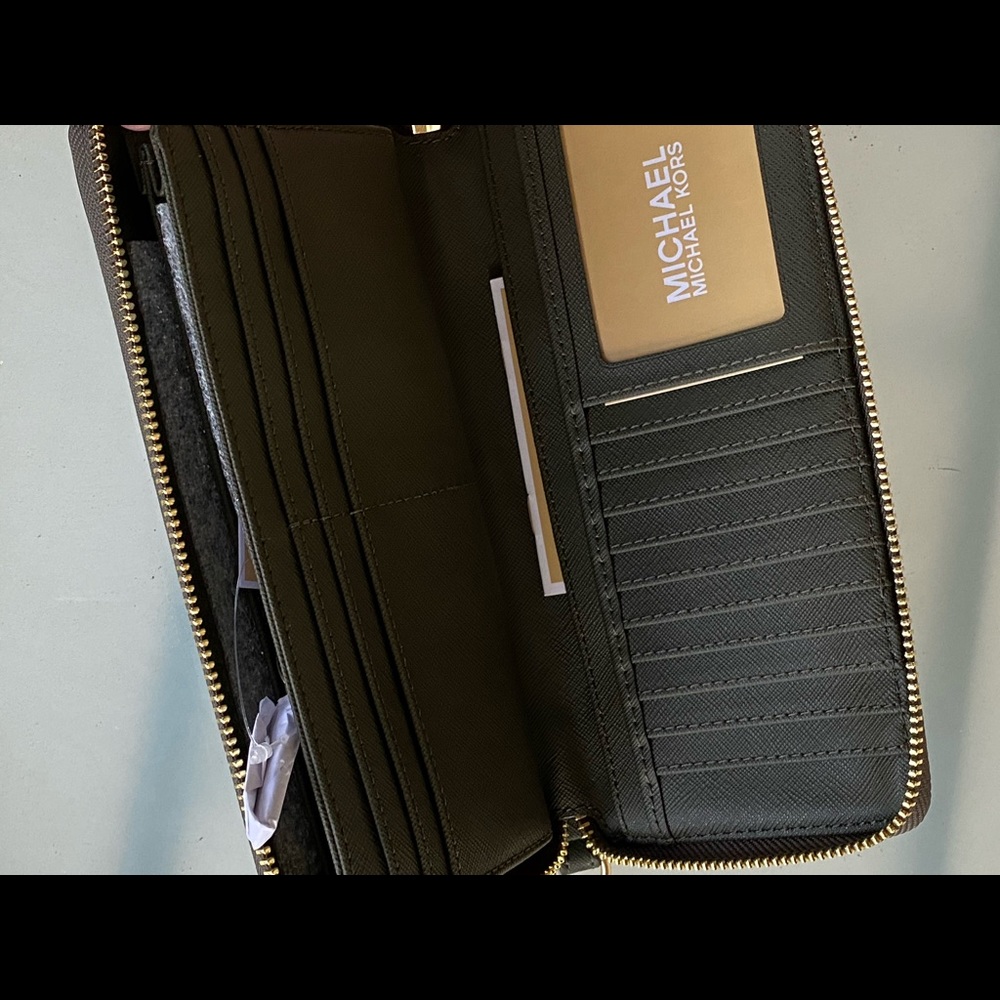 NWT Michael Kors LG continental signature wallet - Picture 4 of 5